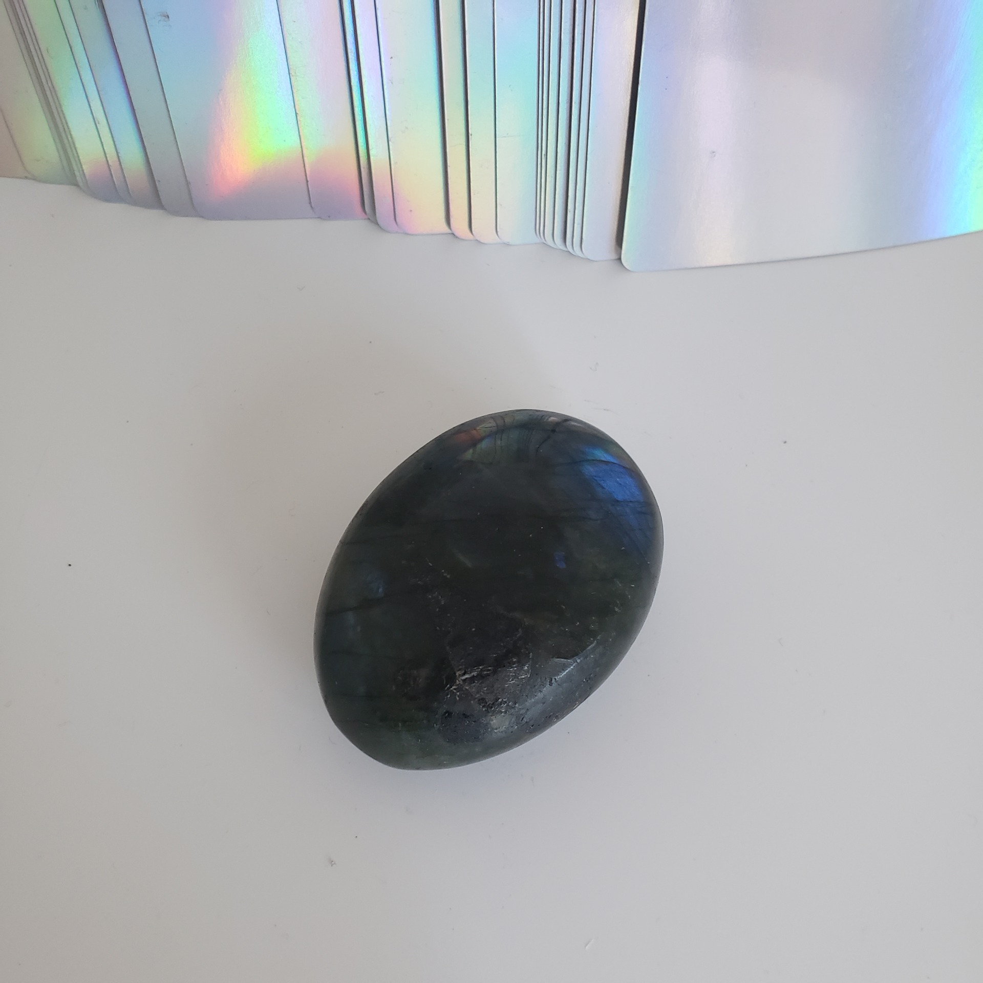 labradorite palm stone small (blue flash)