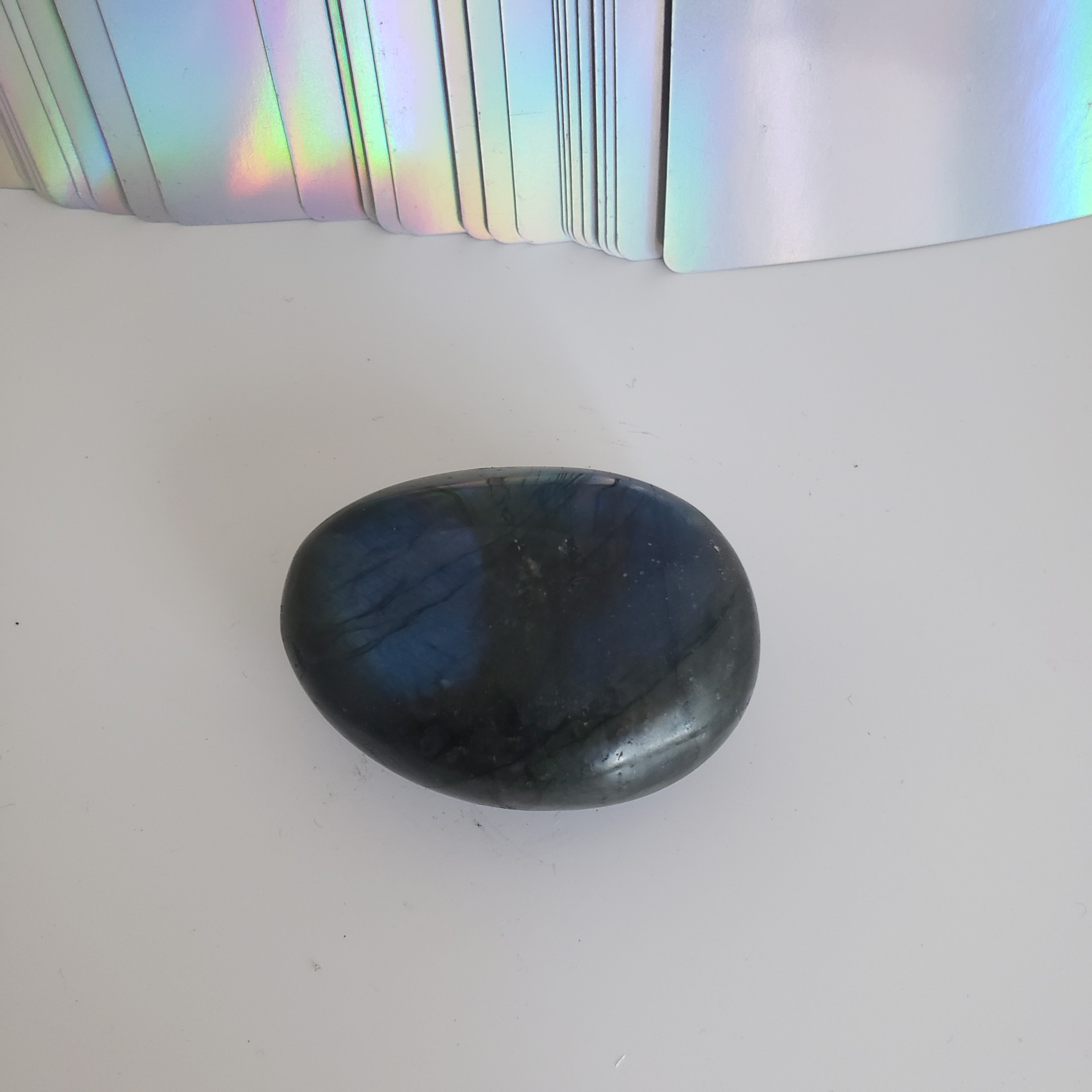 labradorite palm stone small (blue flash)
