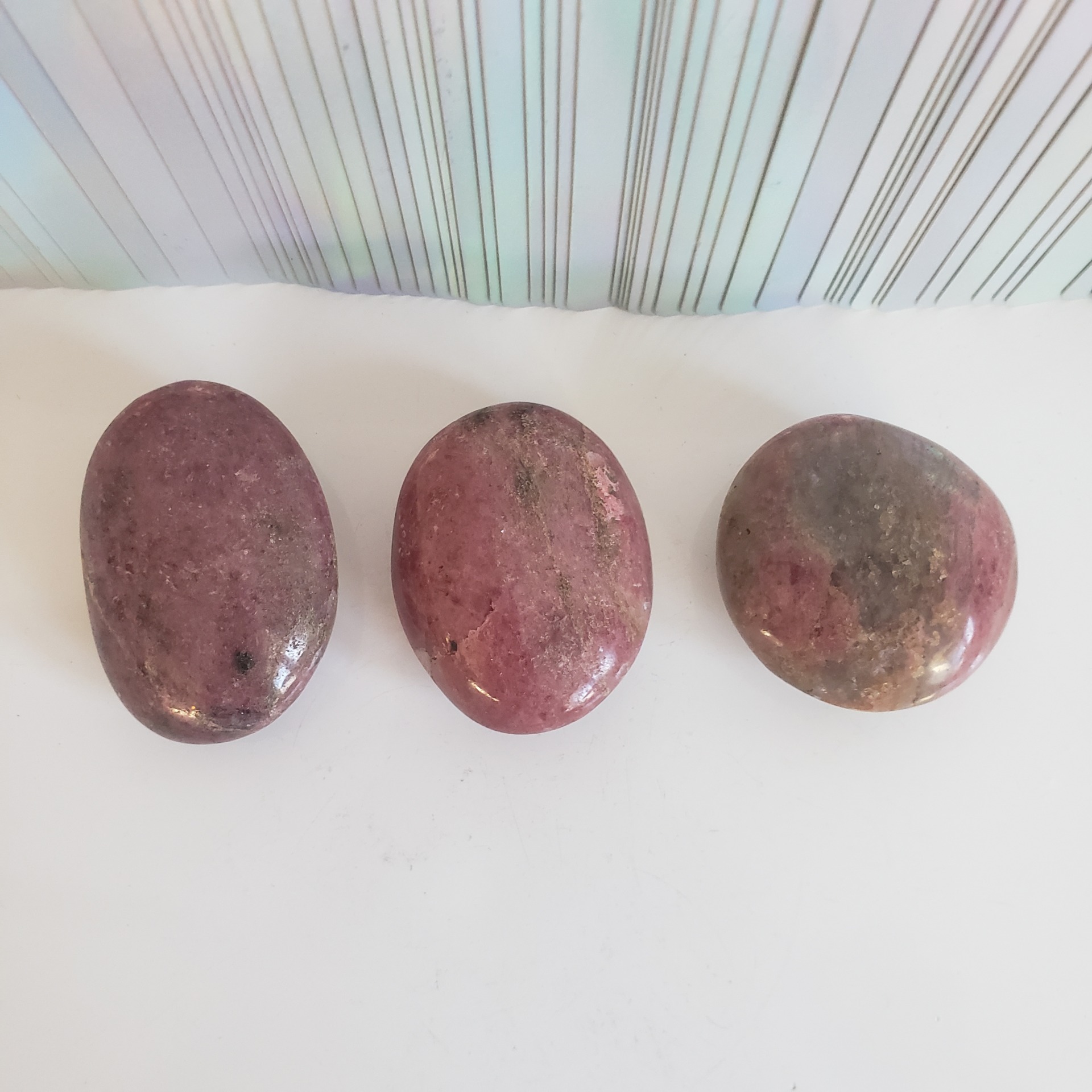 Energy Crystals Rhodonite Palm Stone S (3)