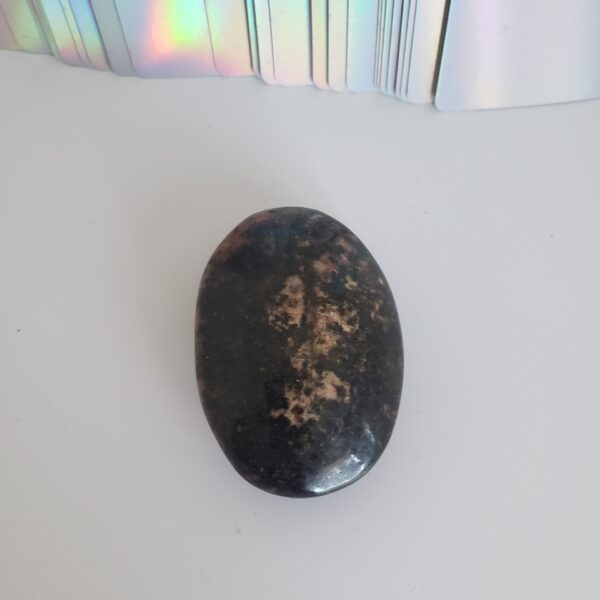 rhodonite palm stone (s1)