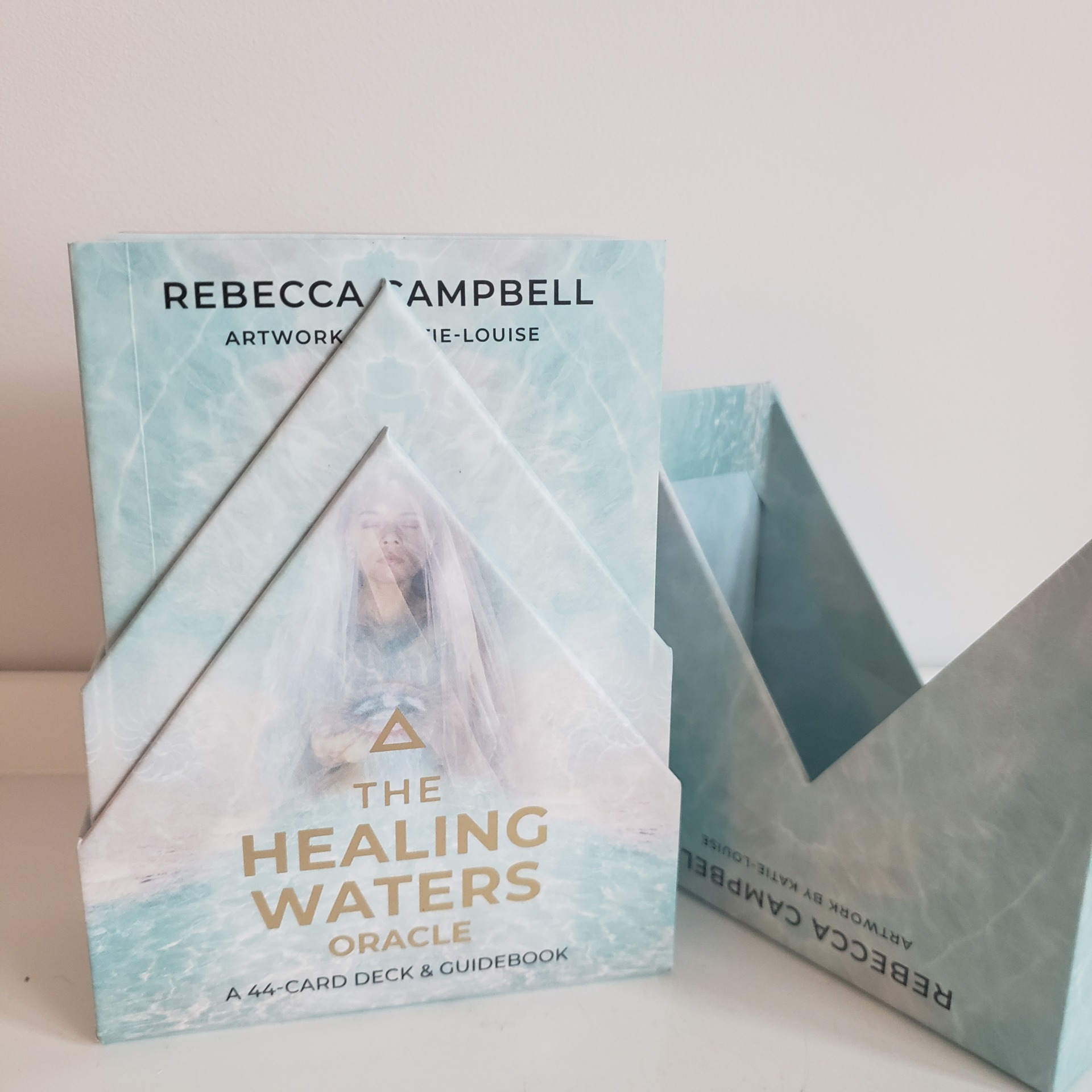 Energy Crystals The Healing Waters Oracle Rebecca Campbell (4)