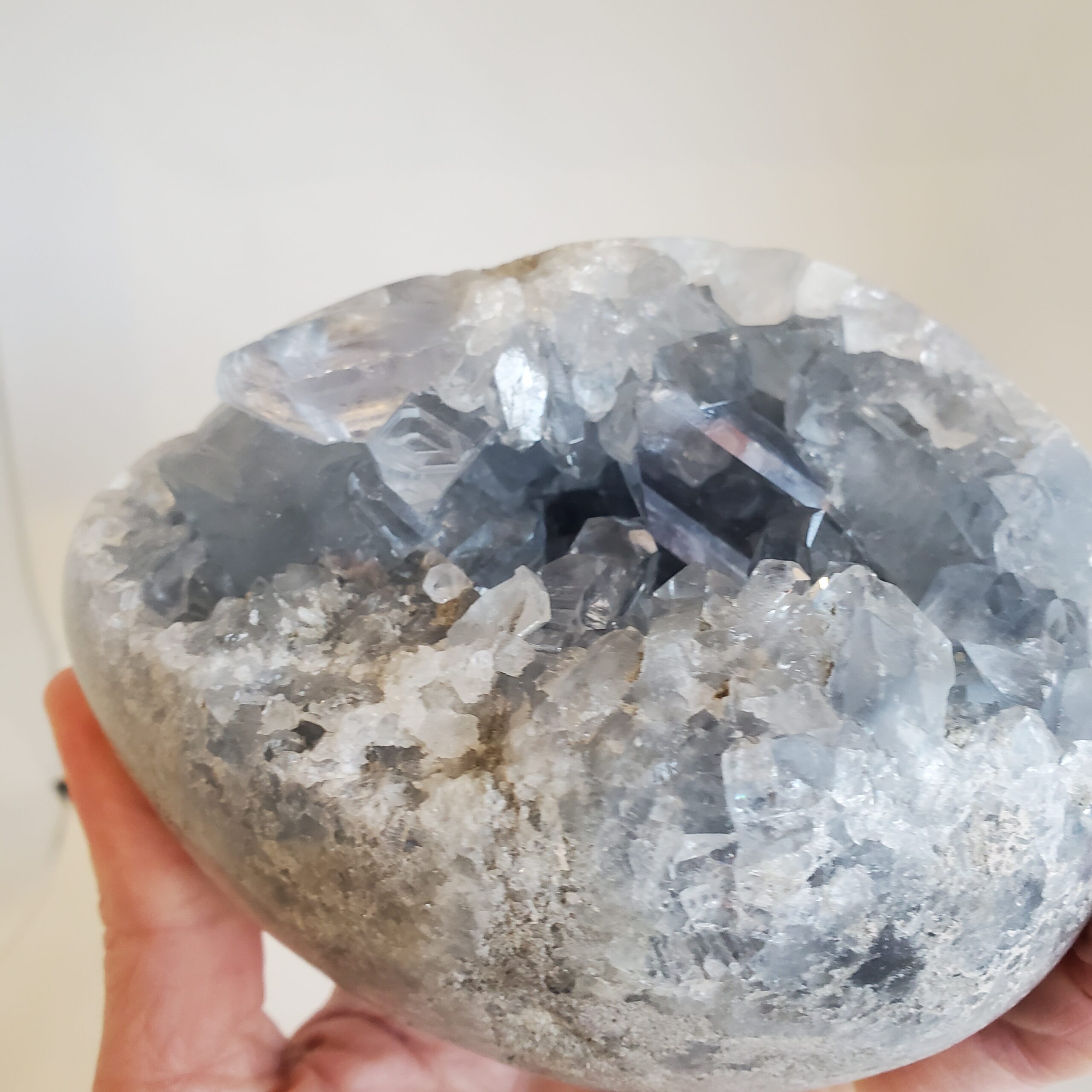 celestite egg w stand