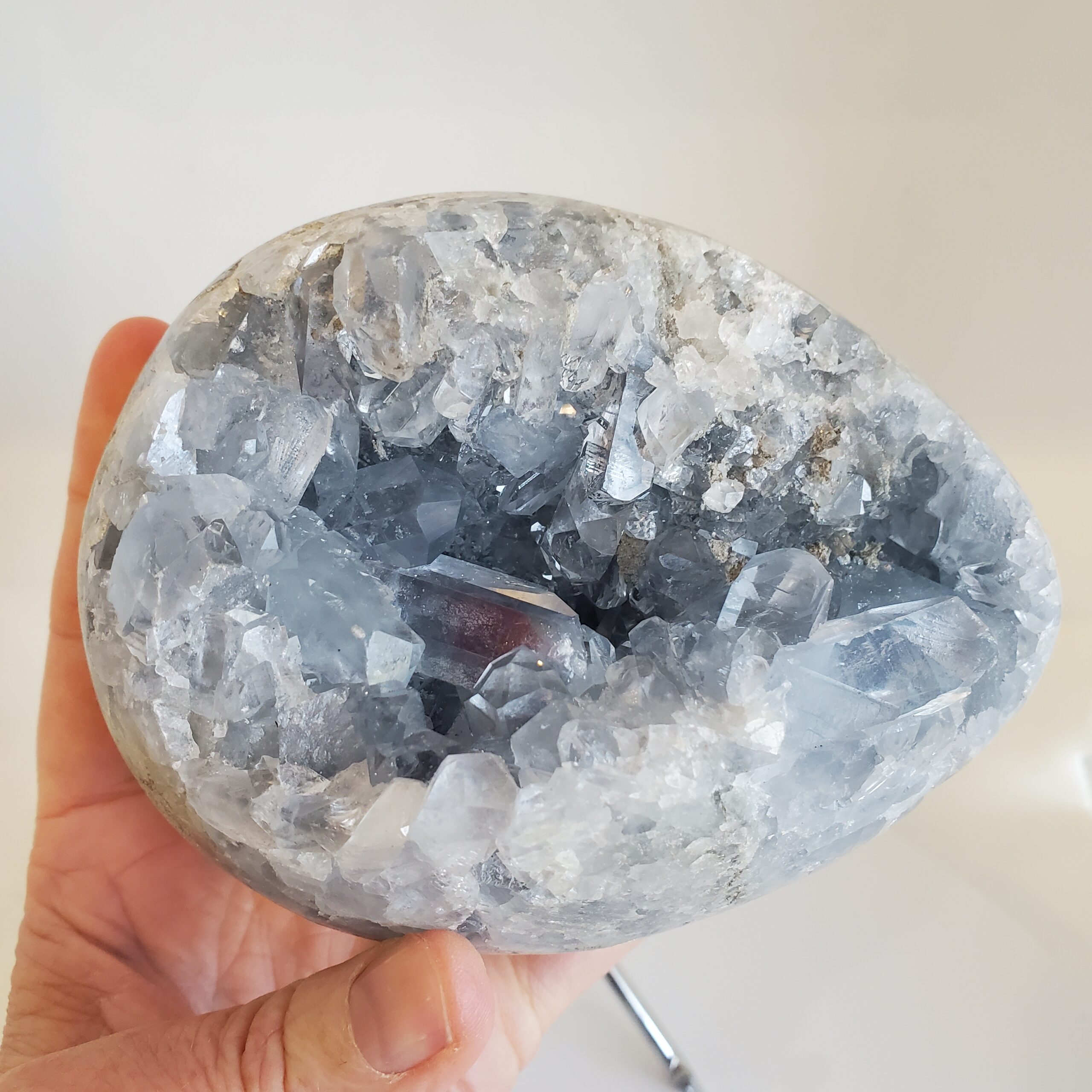 celestite egg w stand