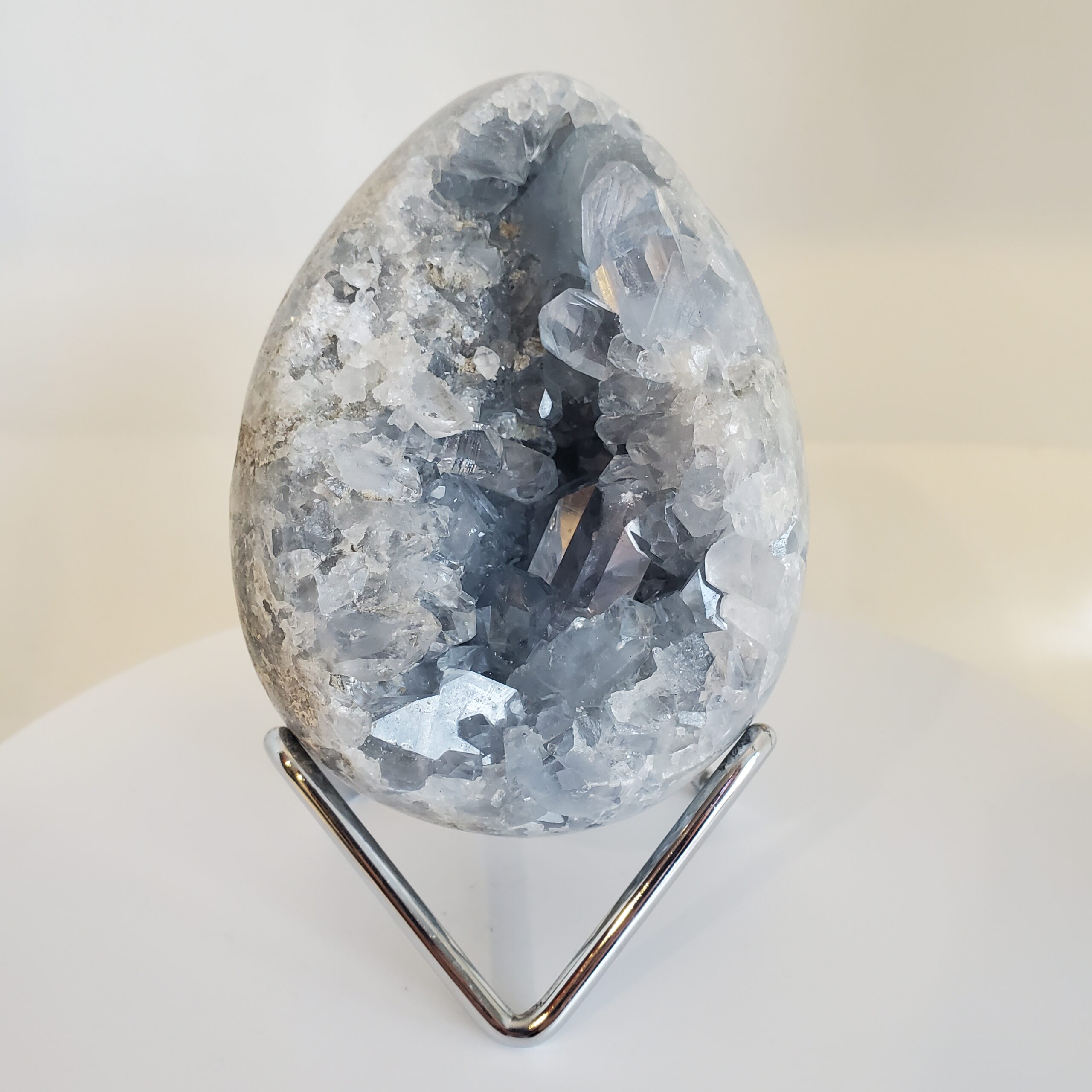 celestite egg w stand