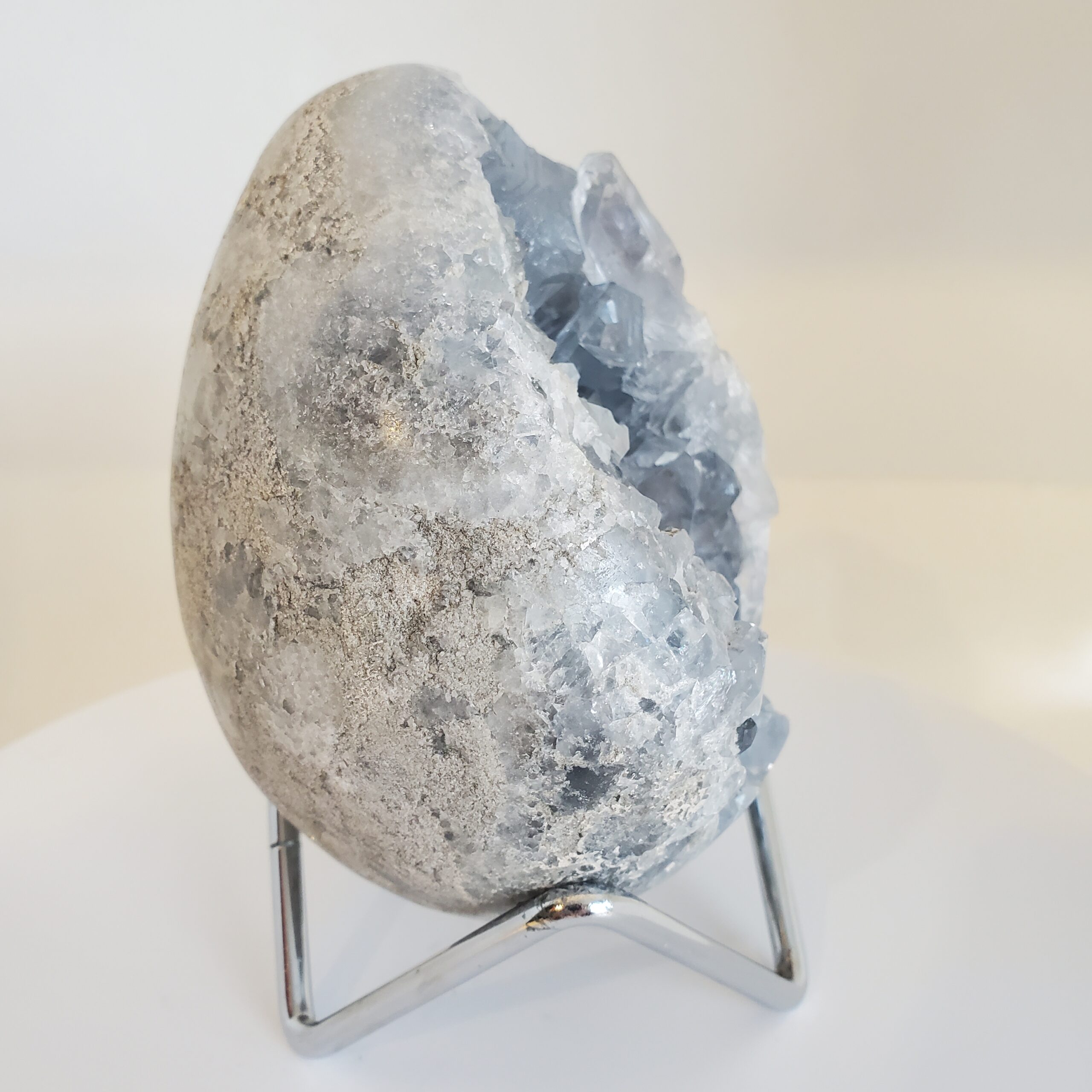 celestite egg w stand
