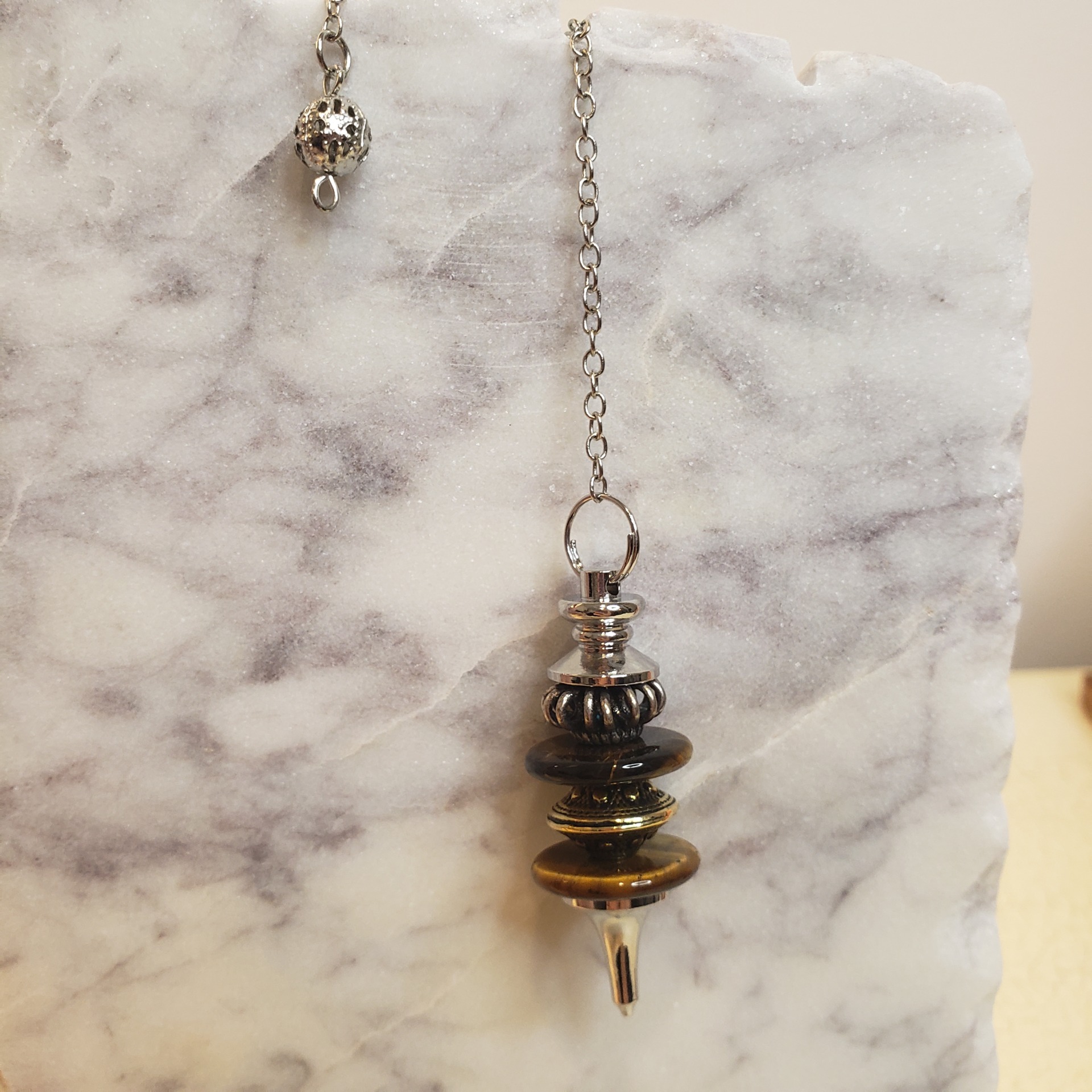 tigers eye pendulum 1