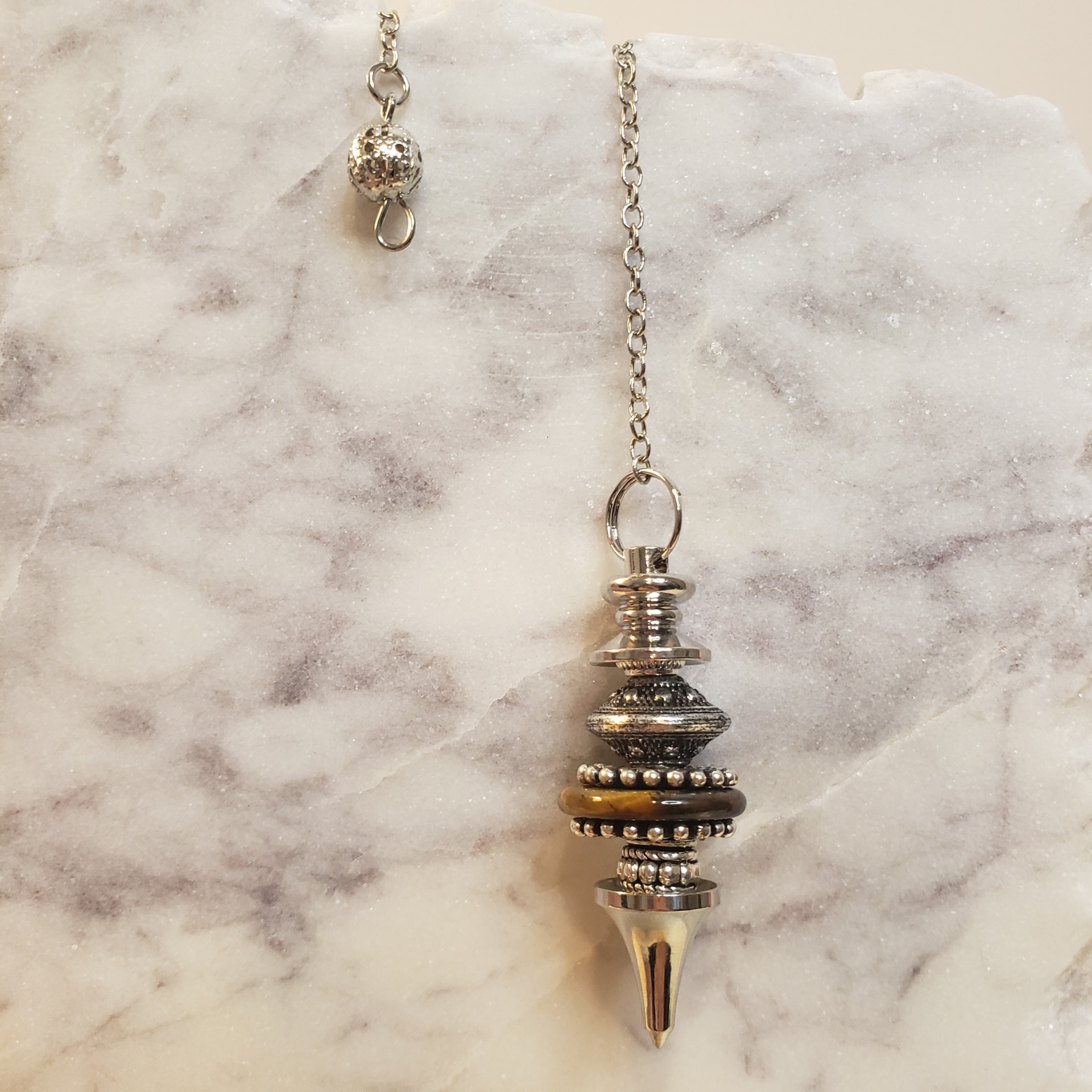 tigers eye pendulum 1