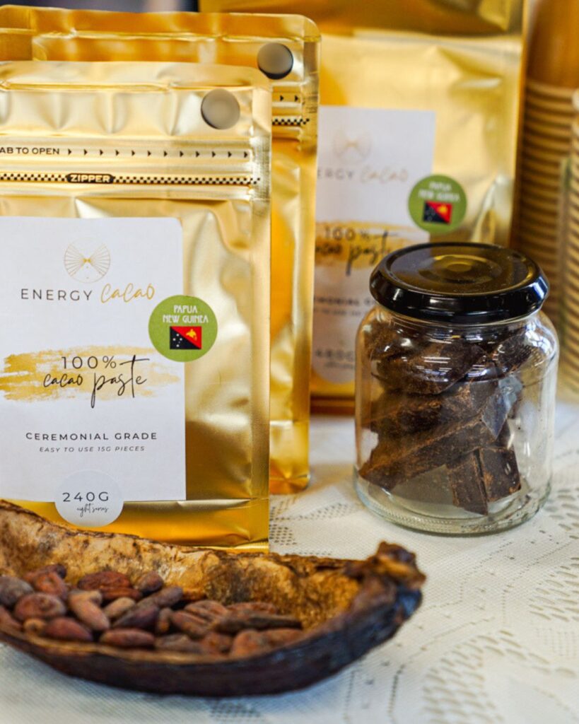 Energy Cacao gold pouches with cacao pieces